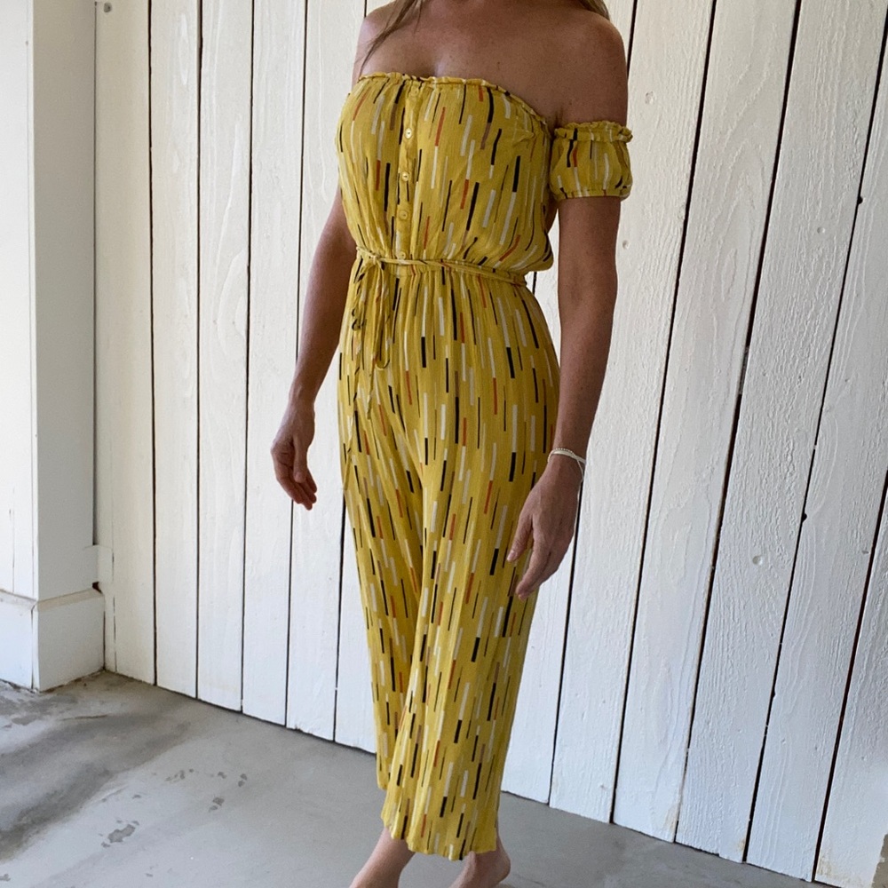Lulu’s Yellow jumpsuit NWOT